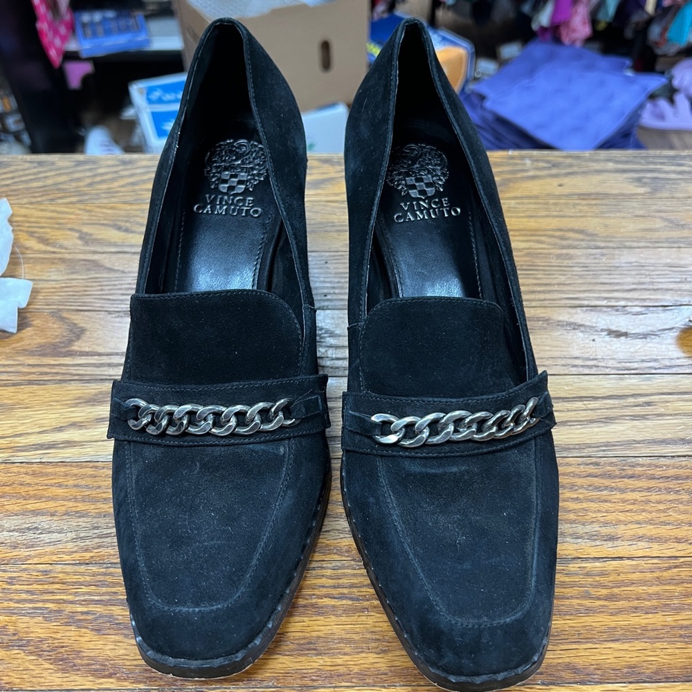 VINCE CAMUTO| Cedeen black suede chain detail block heels